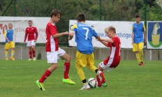 九游娱乐网站-男足国家队在世预赛上取得连胜，总算挽回颓势，晋级希望重燃