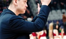 九游娱乐培训-球队主教练调整阵容迎接新一轮挑战的简单介绍