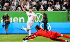 包含狼堡新帅上任，球队迎来新一轮变革的词条