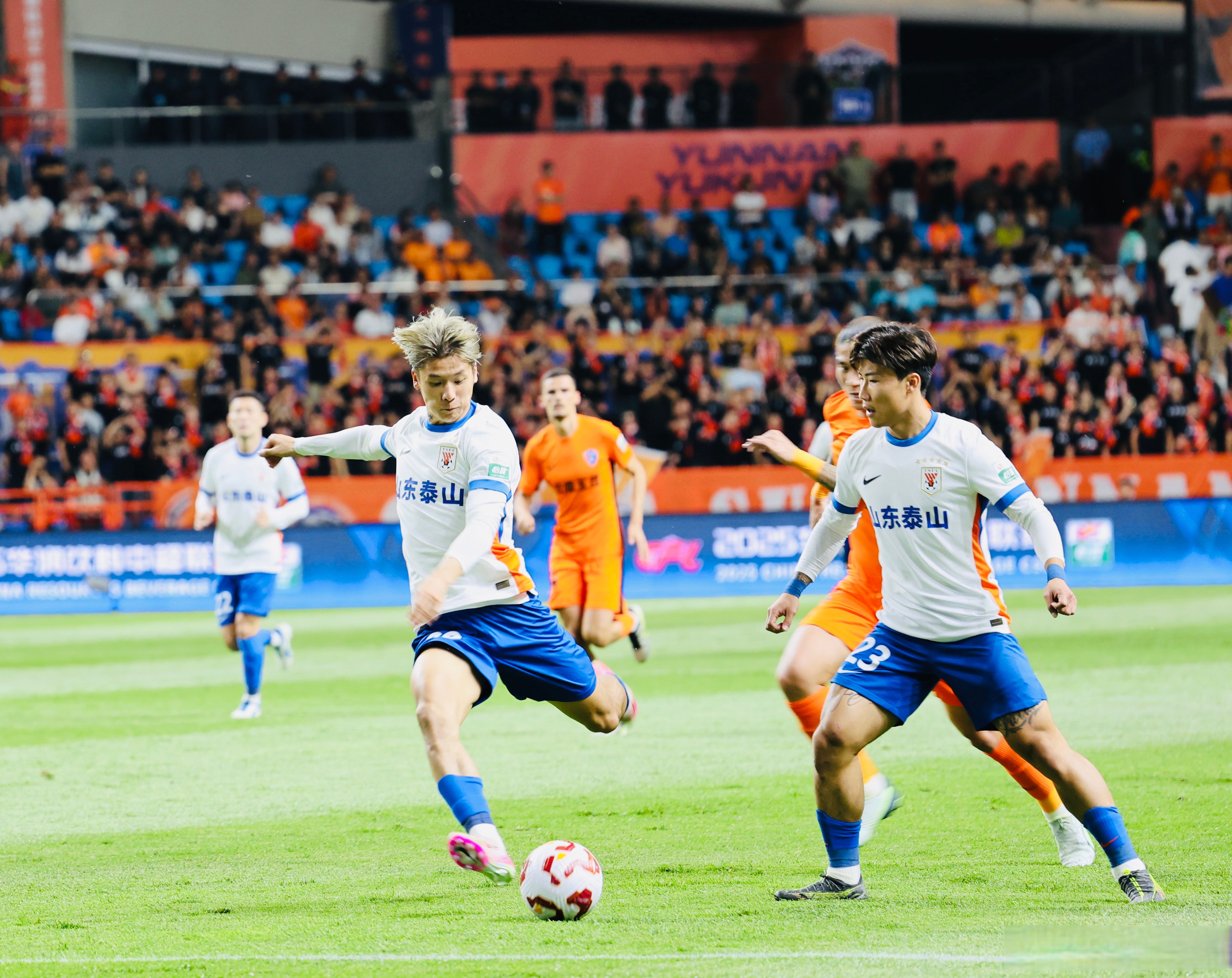 高质比赛，紧张的赛场氛围令人热血沸腾！的简单介绍