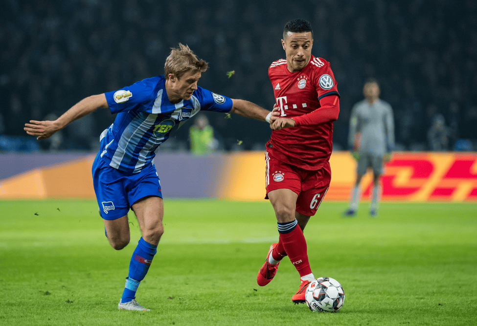 包含柏林赫塔在主场击败对手，表现出色的词条