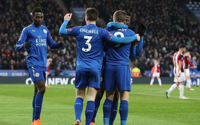 包含狼队客场不敌，保级形势严峻的词条