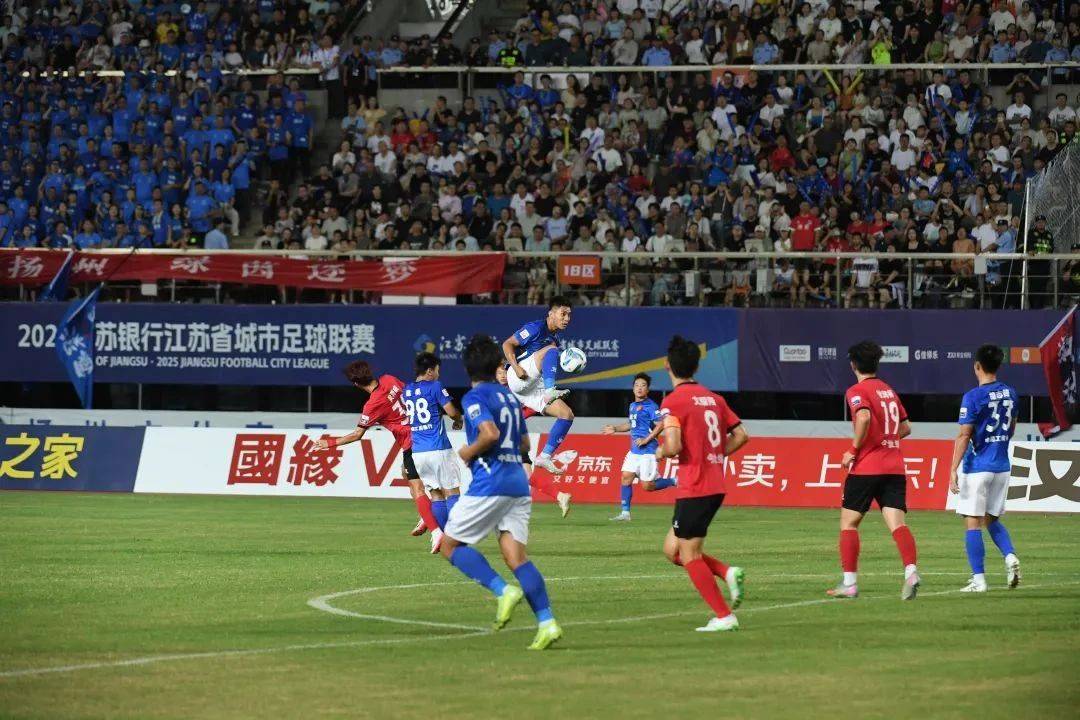 亚洲足球盛会！球队为荣誉展开激烈角逐的简单介绍