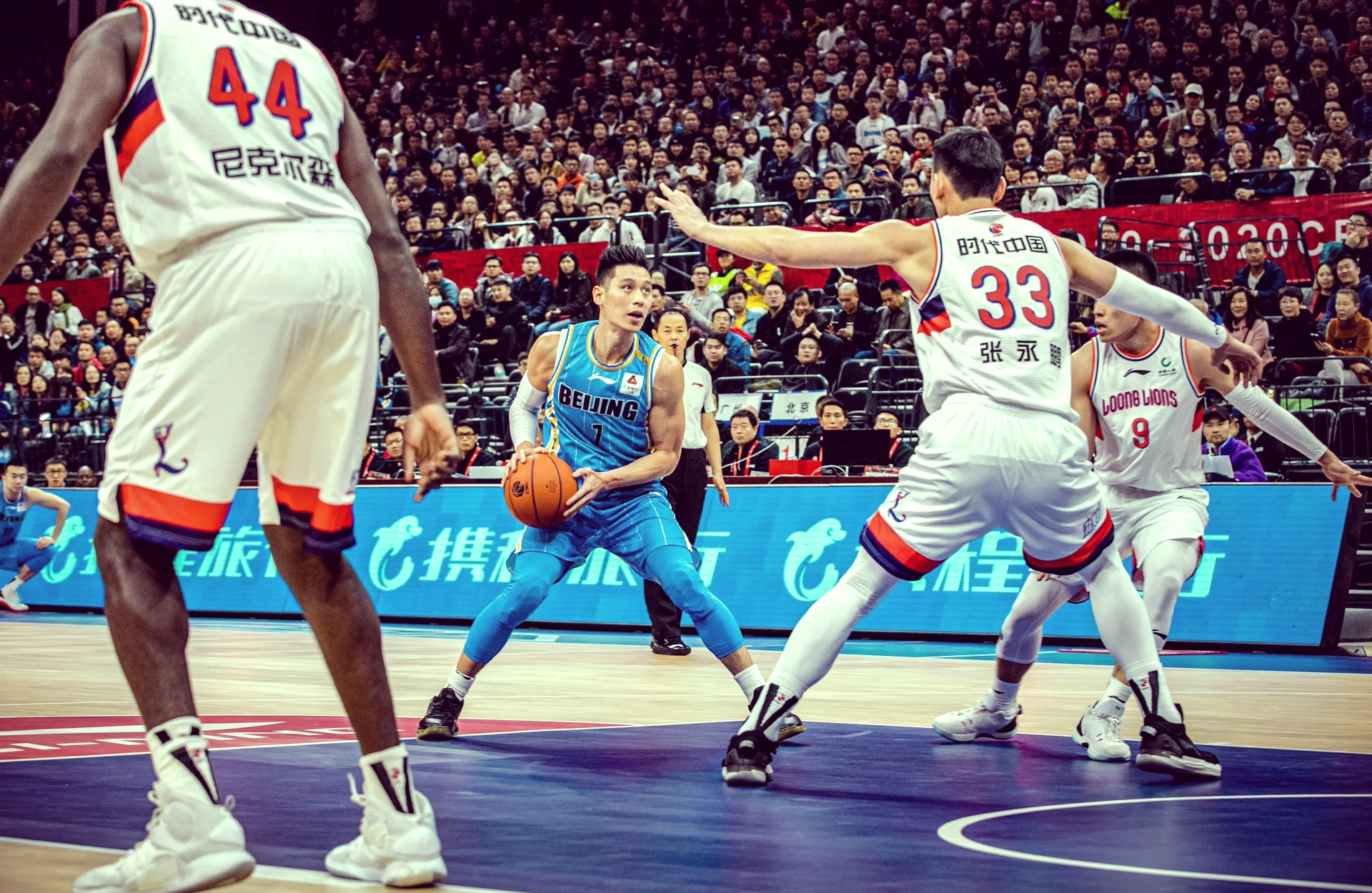 包含精彩纷呈：篮球联赛的热门赛事看点的词条