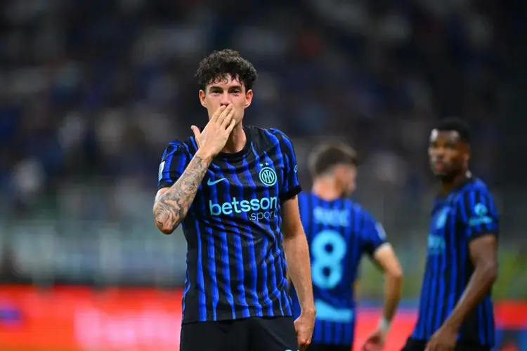 包含都灵主场惜败，连续两场不胜的词条