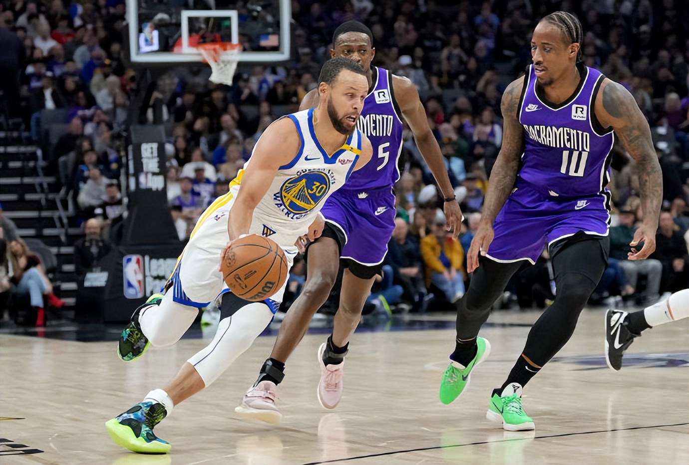 勇士客场惨败爵士，遭遇首败！