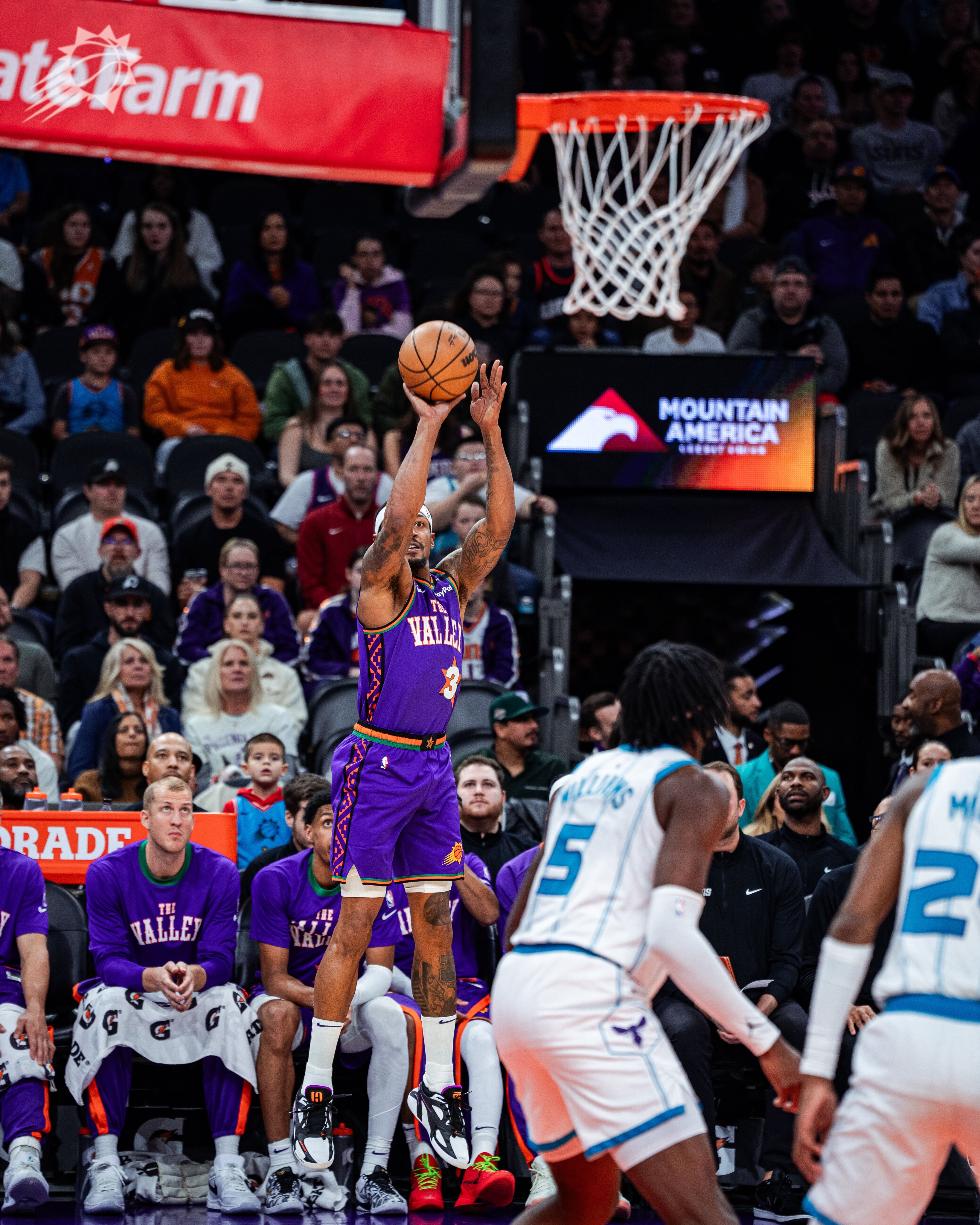 尼克斯主场大胜黄蜂，巴特勒出色表现