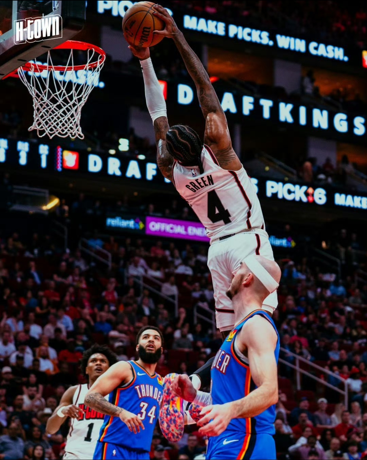 火箭再次战胜马刺，暂时领先