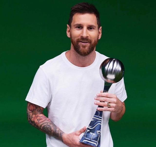 关于塞拉利昂球员荣膺表现最佳奖杯的信息